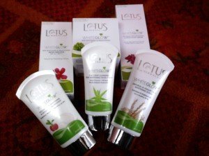 Product Review: Lotus Herbals Whiteglow skin whitening and brightening Micro-Emulsion